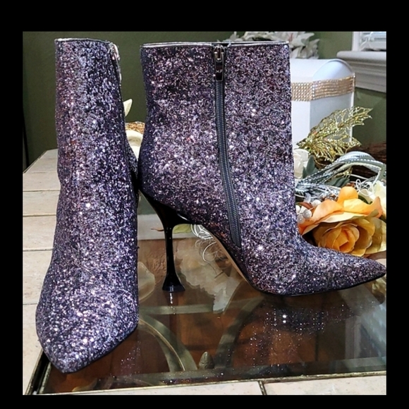 NIOB! HP!! MARC FISHER STOLLA BOOTIES in Silver Metallic - Picture 4 of 7